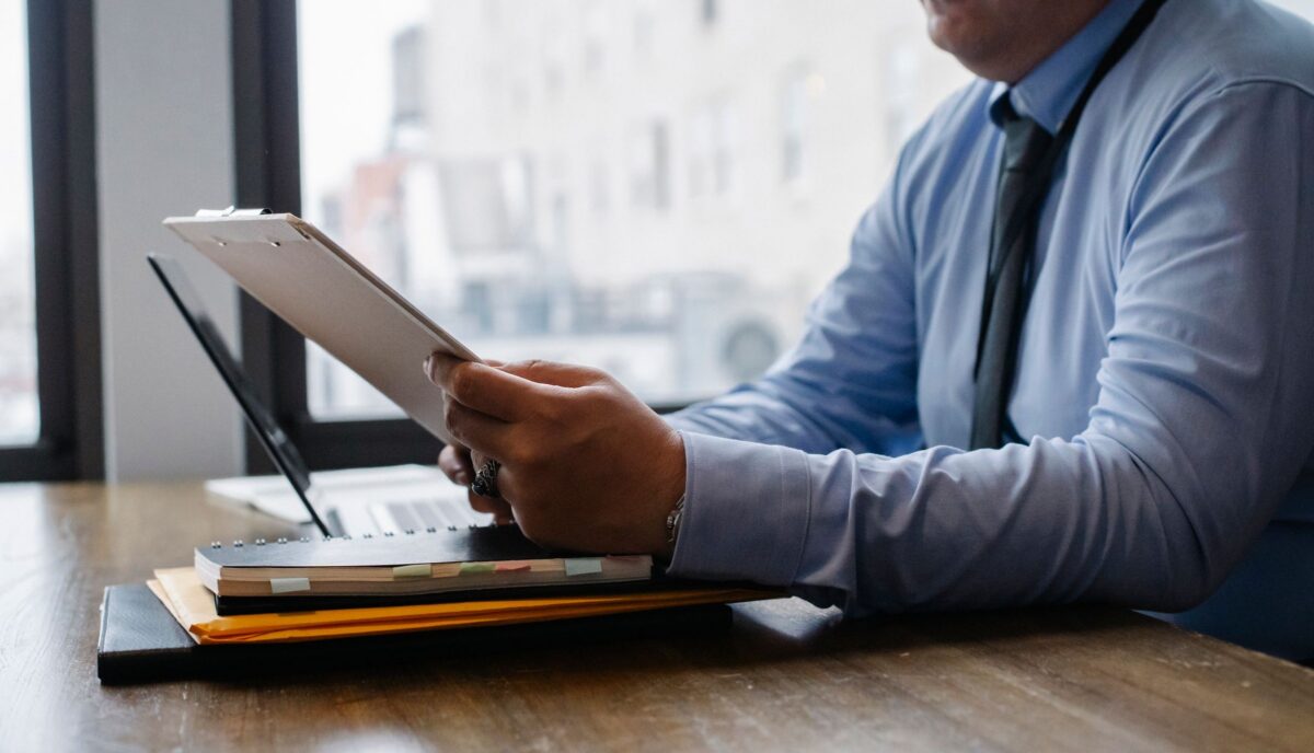 Manageur : définition, prononciation et usage du mot